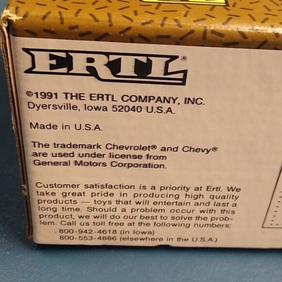 1923 Postal Truck Bank - Black and Green 1/25 scale Ertl Locking Coin Bank - Picture 5 of 6